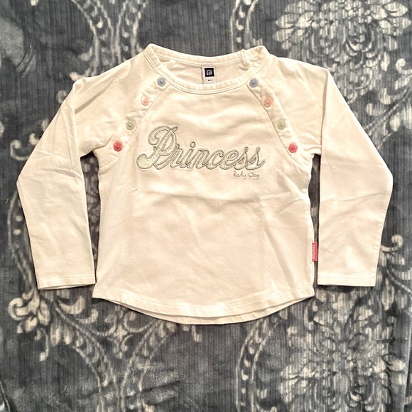 🎀 Baby Gap bundle! Beanie, shirt and socks! 🎀 - Picture 4 of 6